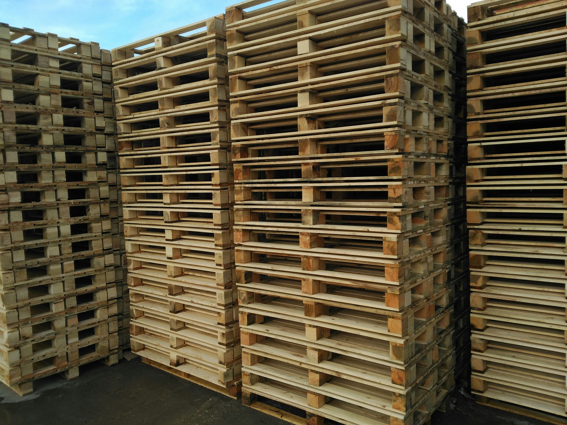 pallets-1886372_1920